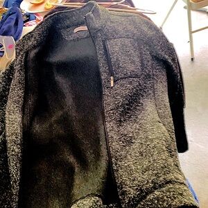 Salt and pepper color full zip. In between weather jacket hip length